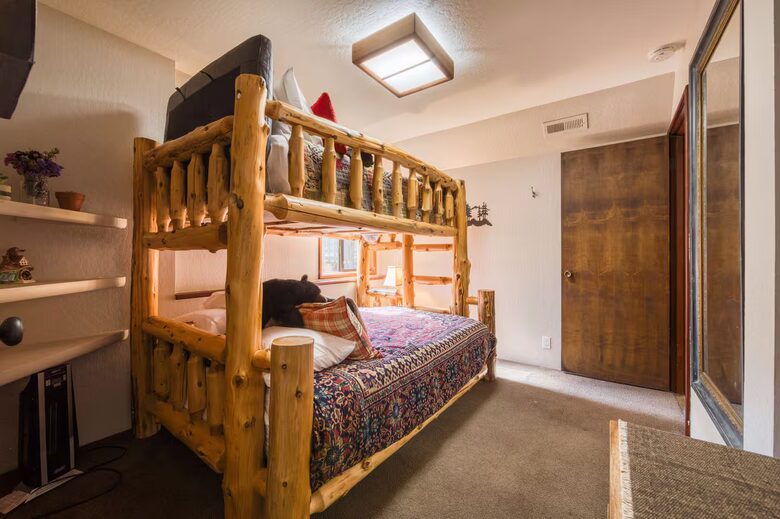 Architectural Tahoe Escape Near Palisades Tahoe - Alpine Meadows, California