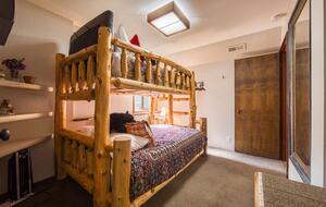 Architectural Tahoe Escape Near Palisades Tahoe - Alpine Meadows, California