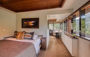 Architectural Tahoe Escape Near Palisades Tahoe - Alpine Meadows, California