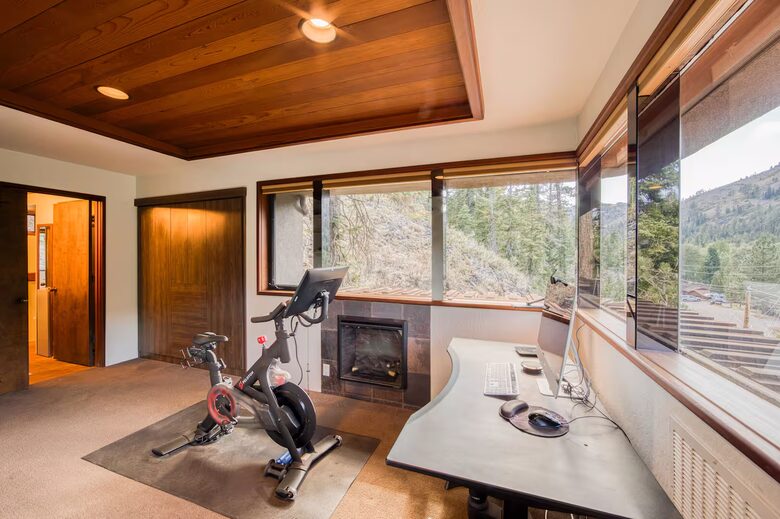 Architectural Tahoe Escape Near Palisades Tahoe - Alpine Meadows, California