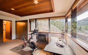 Architectural Tahoe Escape Near Palisades Tahoe - Alpine Meadows, California