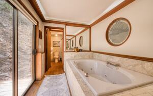 Architectural Tahoe Escape Near Palisades Tahoe - Alpine Meadows, California