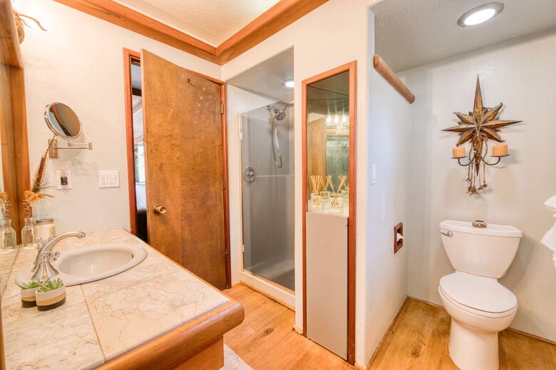 Architectural Tahoe Escape Near Palisades Tahoe - Alpine Meadows, California