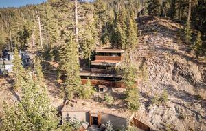 Architectural Tahoe Escape Near Palisades Tahoe - Alpine Meadows, California