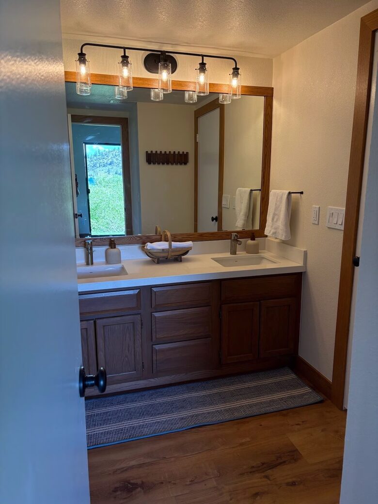 Renovated Mountain Escape Near June Lake Village - June Lake, California