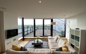 Edinburgh Castle View Penthouse - Edinburgh, United Kingdom