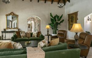 Ditleff Beach House | Premier Beachfront Retreat
