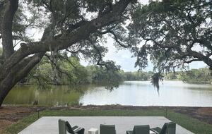 Waterfront Lowcountry Retreat Beneath Historic Live Oaks - Charleston, South Carolina