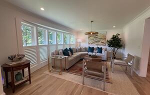 Waterfront Lowcountry Retreat Beneath Historic Live Oaks - Charleston, South Carolina