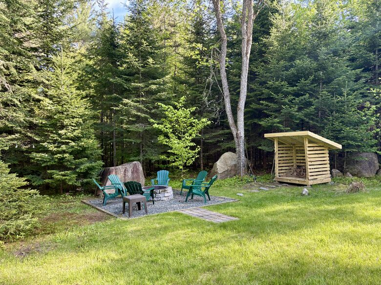 บ้านไม้ซุงใจกลางเทือกเขาไวท์เมาน์เทนส์ - แคร์รอล รัฐนิวแฮมป์เชียร์