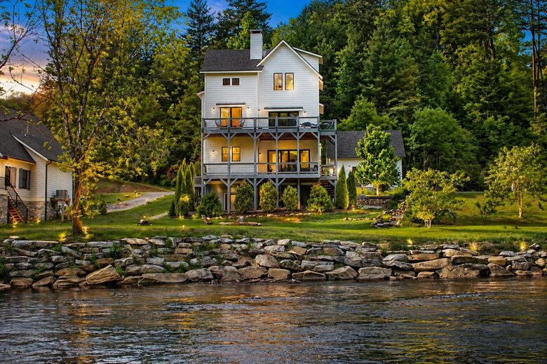 Luxury Smoky Mountain Retreat on the River - Cullowhee, North Carolina