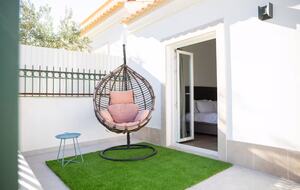 Modern Pool Residence on Portugal’s Coast - Sesimbra, Portugal