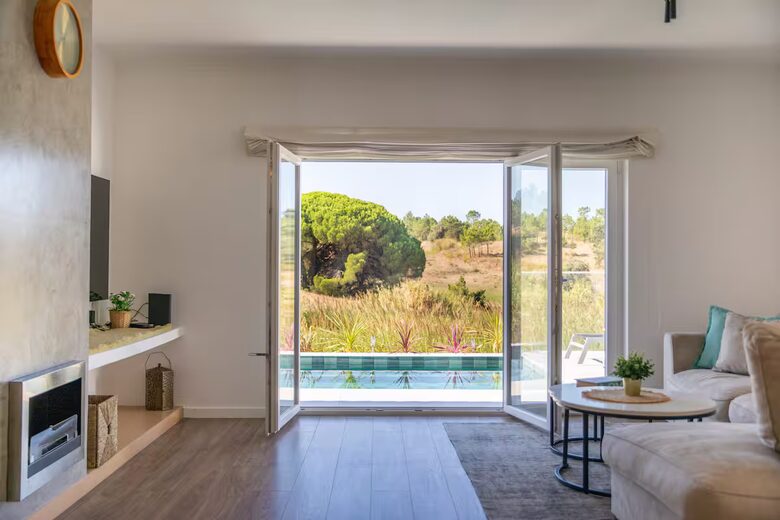 Modern Pool Residence on Portugal’s Coast - Sesimbra, Portugal