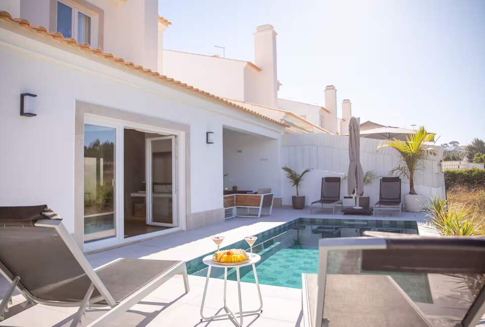 Modern Pool Residence on Portugal’s Coast - Sesimbra, Portugal