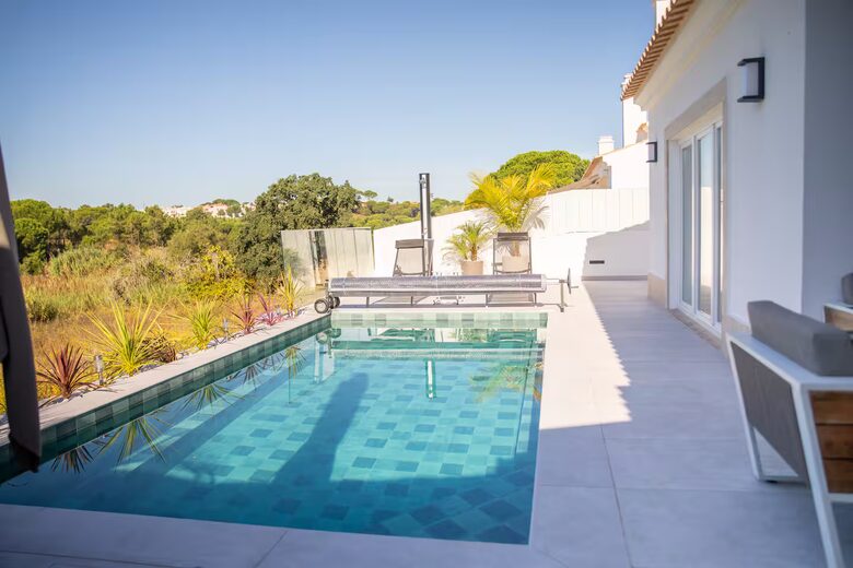 Modern Pool Residence on Portugal’s Coast - Sesimbra, Portugal