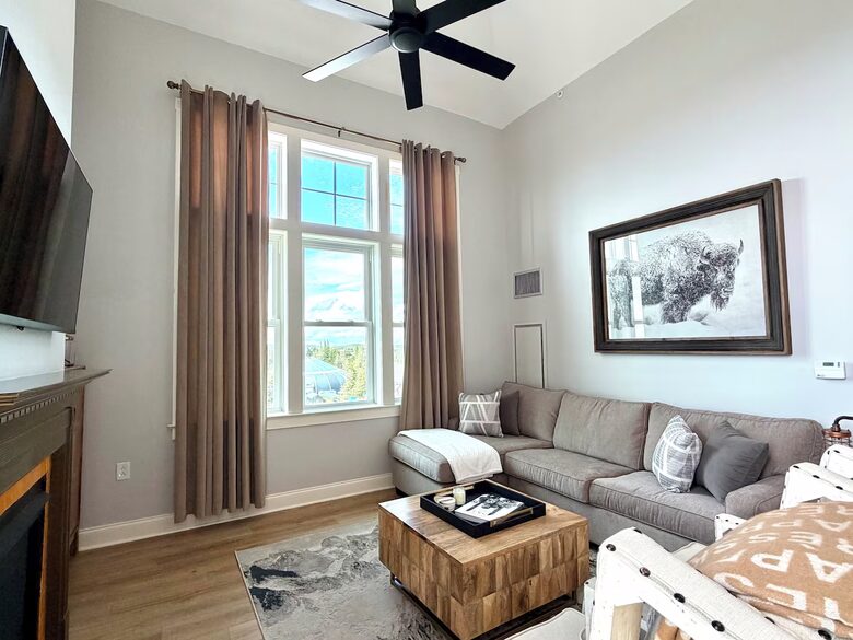 Top-Floor Ski-In/Ski-Out Retreat with Sunset Views - Snowshoe, West Virginia