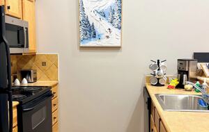 Top-Floor Ski-In/Ski-Out Retreat with Sunset Views - Snowshoe, West Virginia