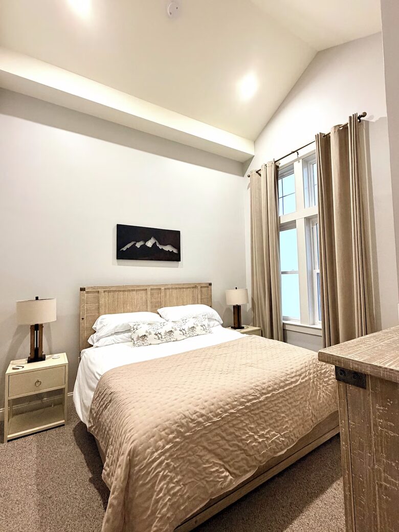 Top-Floor Ski-In/Ski-Out Retreat with Sunset Views - Snowshoe, West Virginia