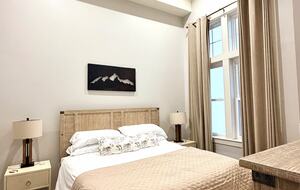 Top-Floor Ski-In/Ski-Out Retreat with Sunset Views - Snowshoe, West Virginia
