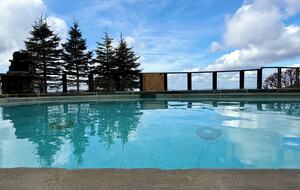 Top-Floor Ski-In/Ski-Out Retreat with Sunset Views - Snowshoe, West Virginia