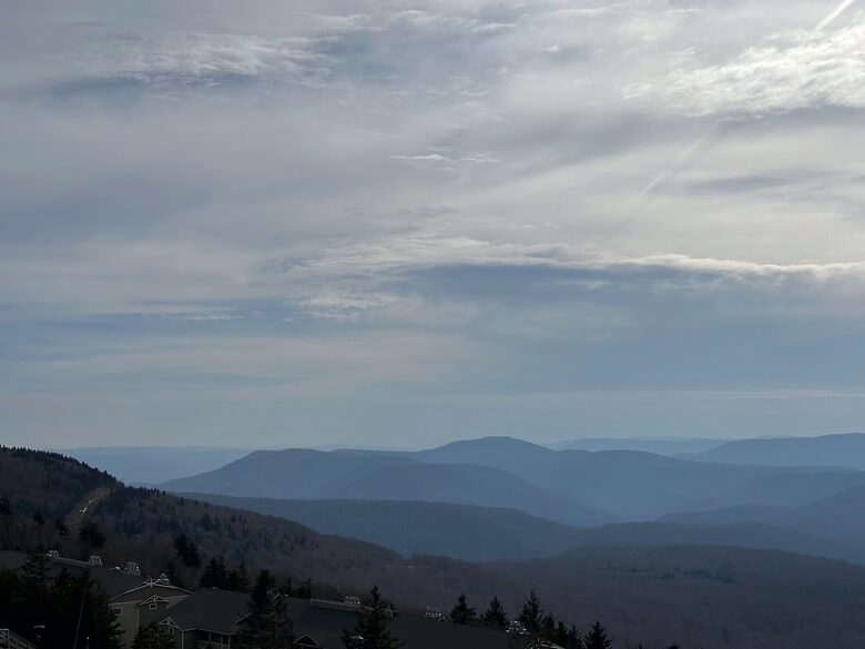 Top-Floor Ski-In/Ski-Out Retreat with Sunset Views - Snowshoe, West Virginia