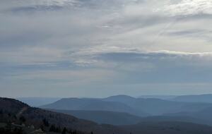 Top-Floor Ski-In/Ski-Out Retreat with Sunset Views - Snowshoe, West Virginia