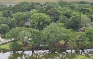 Waterfront Lowcountry Retreat Beneath Historic Live Oaks - Charleston, South Carolina