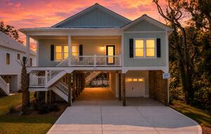 Modern Oak Island Getaway Minutes from the Shore - Oak Island, North Carolina