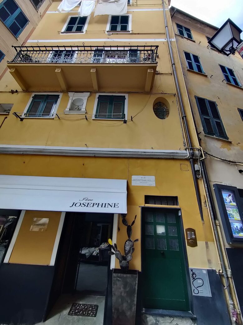 Charming Varazze Coastal Apartment - Varazze, Italy