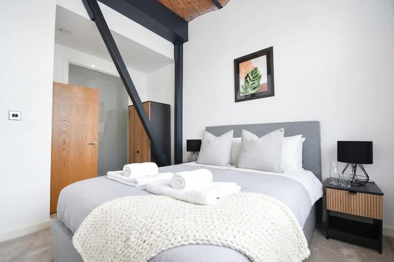 Contemporary Manchester Loft Apartment - Manchester, United Kingdom
