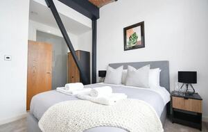 Contemporary Manchester Loft Apartment - Manchester, United Kingdom