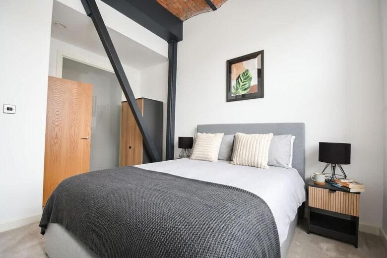 Contemporary Manchester Loft Apartment - Manchester, United Kingdom