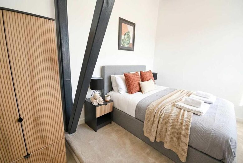 Contemporary Manchester Loft Apartment - Manchester, United Kingdom