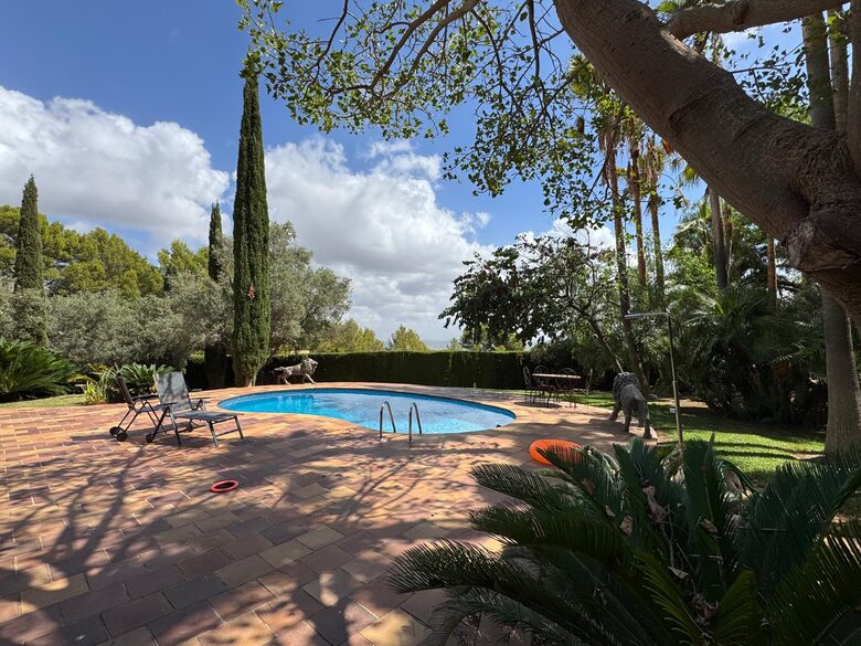 Elegant Villa with beautiful garden - Palma, Spain