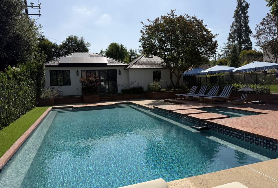 Private San Marino Pool House near Lacy Park - San marino, California