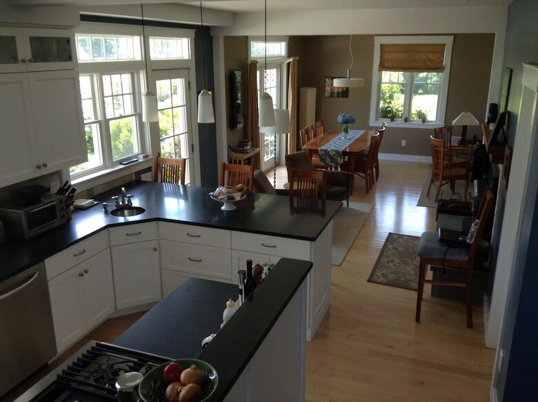 Coastal Country Escape Near Newport & Rhode Island Beaches - Portsmouth, Rhode Island