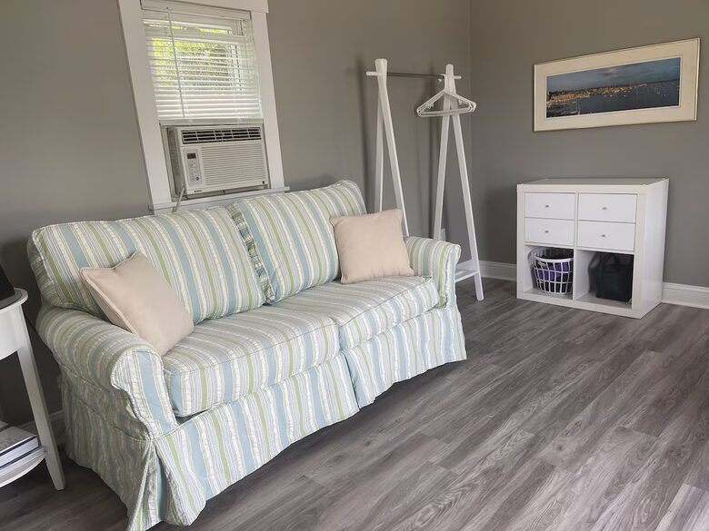 Coastal Country Escape Near Newport & Rhode Island Beaches - Portsmouth, Rhode Island