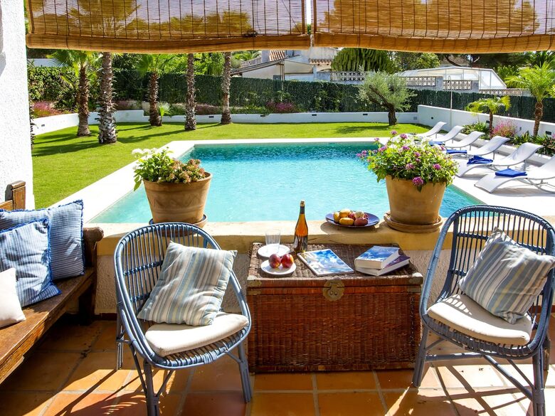 Spacious Family Home Near Arenal Beach - Xàbia, Spain