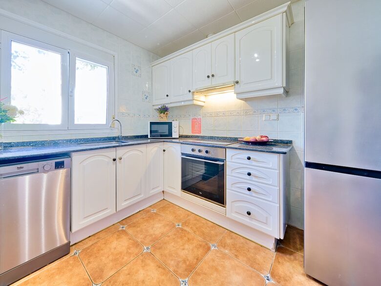 Spacious Family Home Near Arenal Beach - Xàbia, Spain