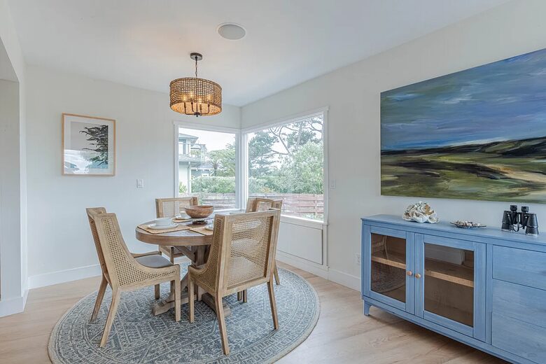 Bright Coastal Escape in Pacific Grove - Pacific Grove, California