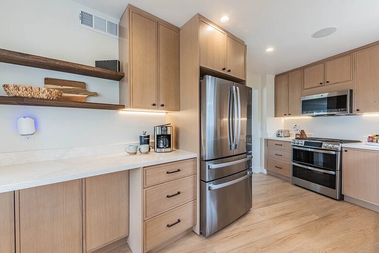 Bright Coastal Escape in Pacific Grove - Pacific Grove, California
