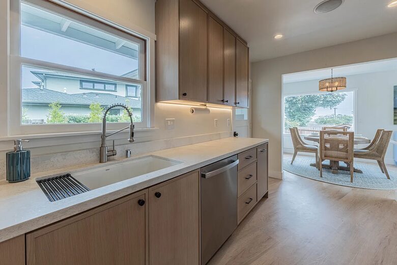 Bright Coastal Escape in Pacific Grove - Pacific Grove, California