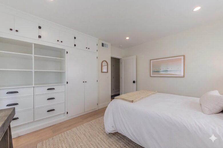 Bright Coastal Escape in Pacific Grove - Pacific Grove, California