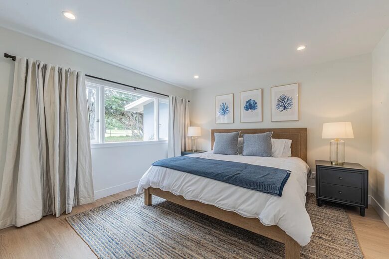 Bright Coastal Escape in Pacific Grove - Pacific Grove, California