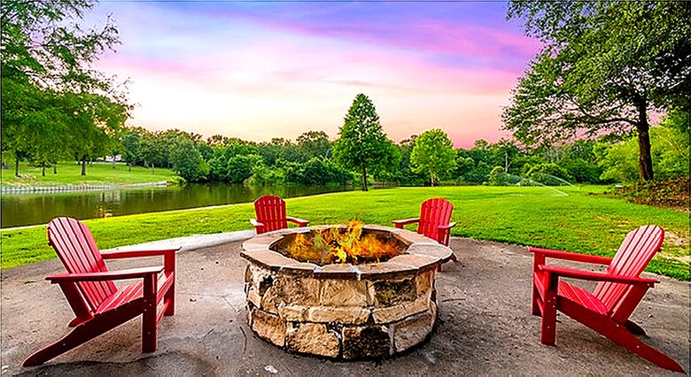 Waterfront Estate on Deep-Water Cove with Sandy Beach - Malakoff, Texas