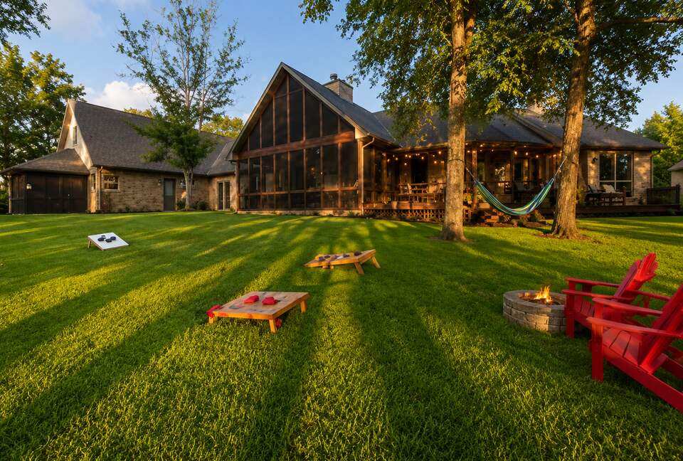 Waterfront Estate on Deep-Water Cove with Sandy Beach - Malakoff, Texas