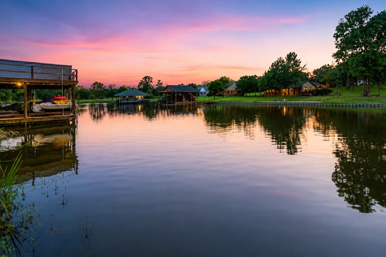 Waterfront Estate on Deep-Water Cove with Sandy Beach - Malakoff, Texas
