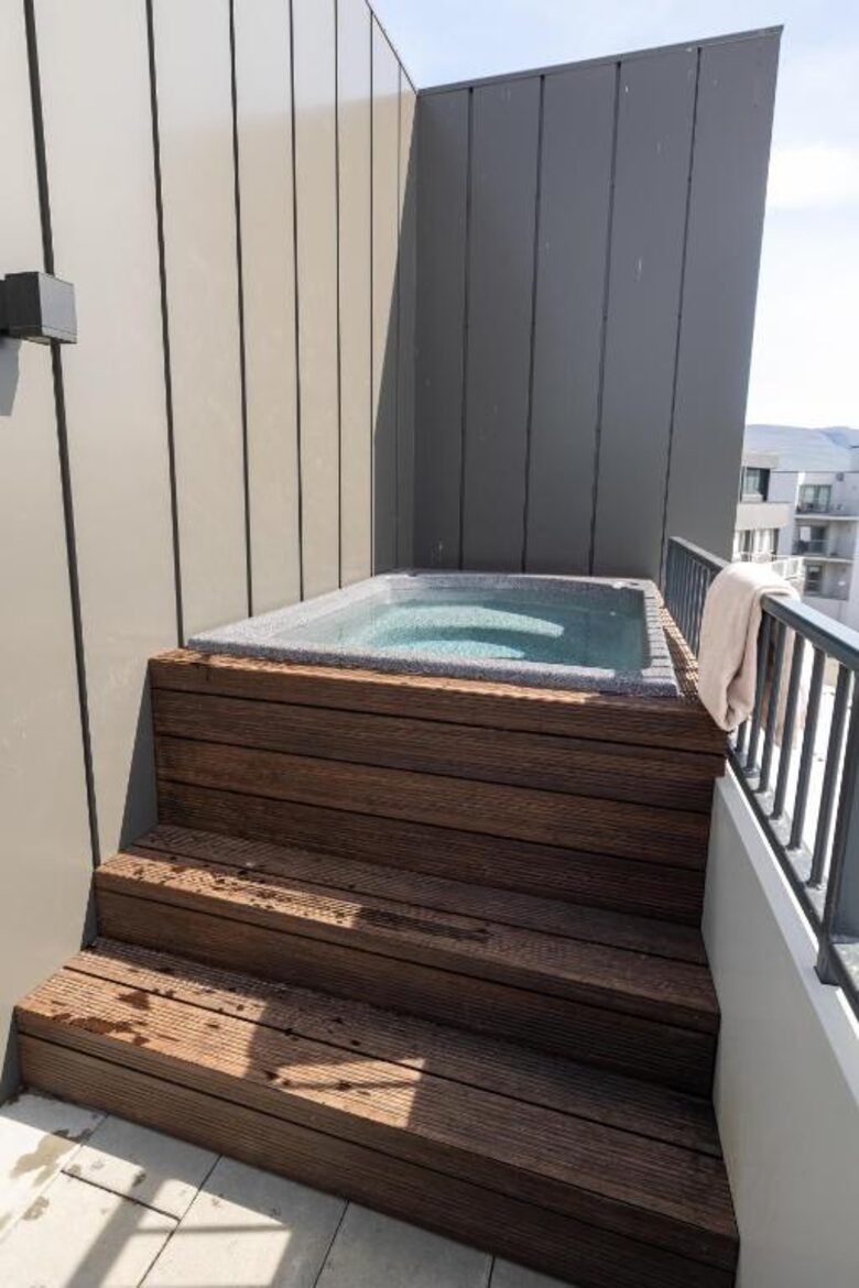 Eyjafjörður View Penthouse - Akureyri, Iceland