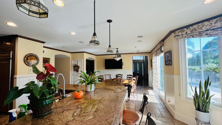 Grand Estate in Canyon Country - Canyon Country, California