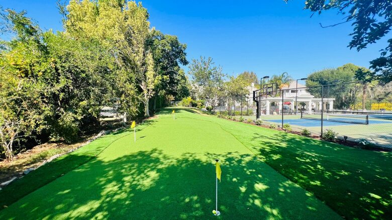 Grand Estate in Canyon Country - Canyon Country, California